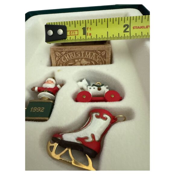 Hallmark 1992 Christmas Treasures Miniature Ornament Set Collector’s Club w/ Box - Picture 4 of 6